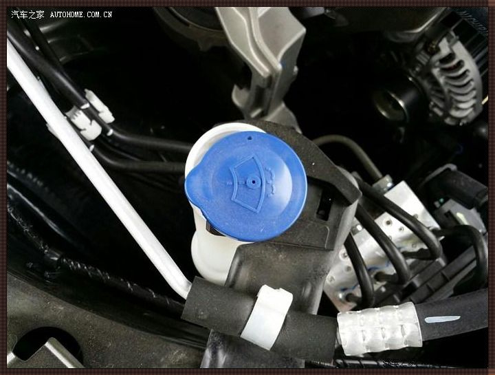 《爱车清洁，从正确使用车辆玻璃水开始》